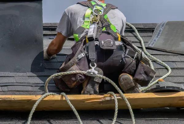 Seasonal Maintenance Tips for Stronger roofing