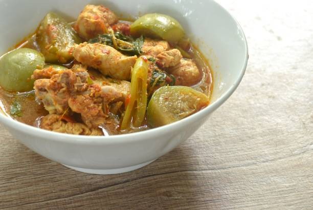 Fragrant Thai Herbal Chicken Curry with Authentic Taste