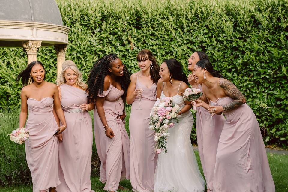 Bridesmaid Checklist: Everything You Need Before the Wedding