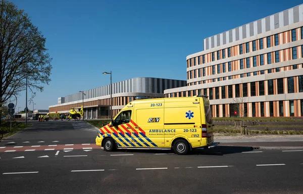 How Long-Distance Patient Transportation Works