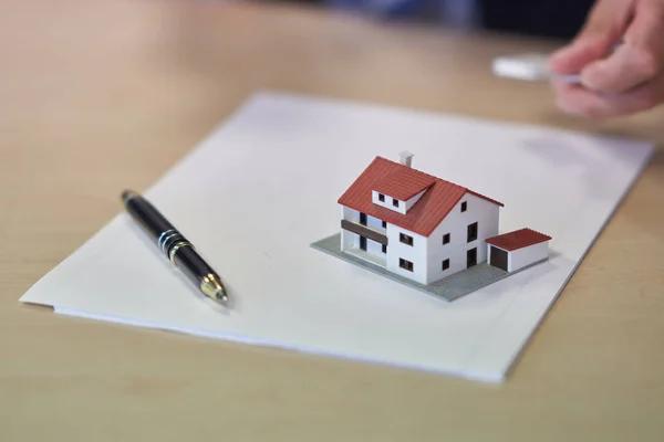 How Expert Real Estate Agents Can Help Buyers Make Better Property Choices